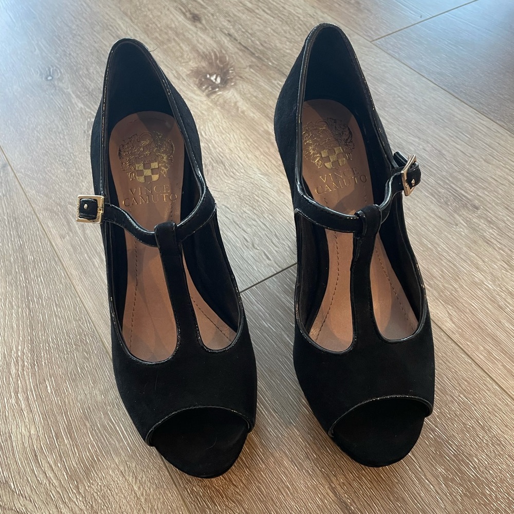 Vince Camuto Black Wedges